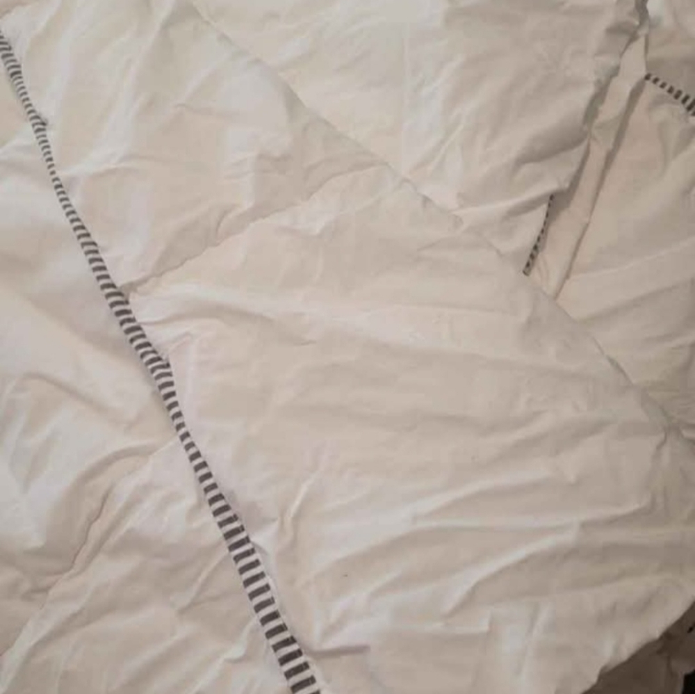 White Quilted Comforter with Navy Stripe Trim IKEA QUEEN
